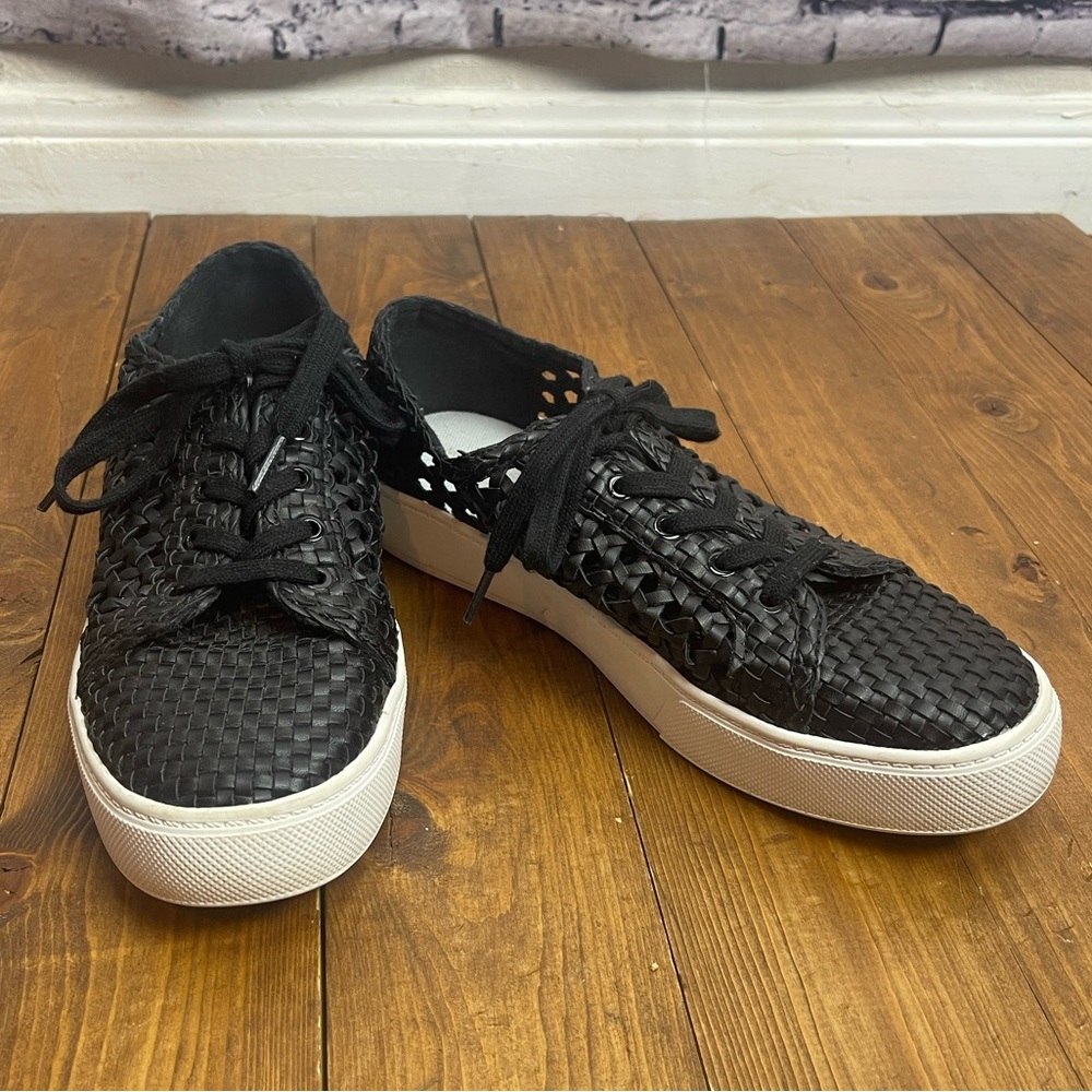 Marc Fisher Surly2 black woven sneakers Womens size 8.5M